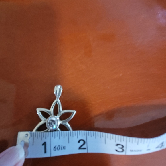 EUC Silpada sterling silver flower/star with CZ pendent - Picture 5 of 6